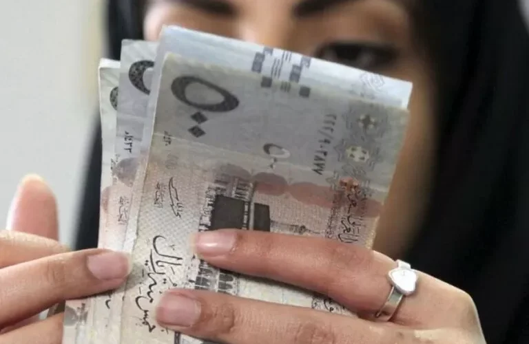 الموارد البشرية تكشف عن الحالات التي تستحق فيها الارملة غير السعودية  الدعم والضمان الإجتماعي المطور