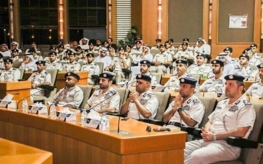 وثيقة “خطيرة” تكشف بالأسماء فصل الإمارات 88 شخصاً من شرطة أبوظبي .. هل هُم عُمانيون؟؟