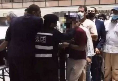 فيديو صادم لشرطي كويتي يلطم عامل اجنبي والحكومة تتدخل بقرارات حاسمة