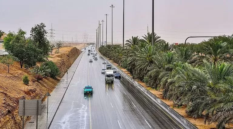 الأرصاد السعودية عن طقس السبت..سماء غائمة وانخفاض الحرارة على بعض المناطق