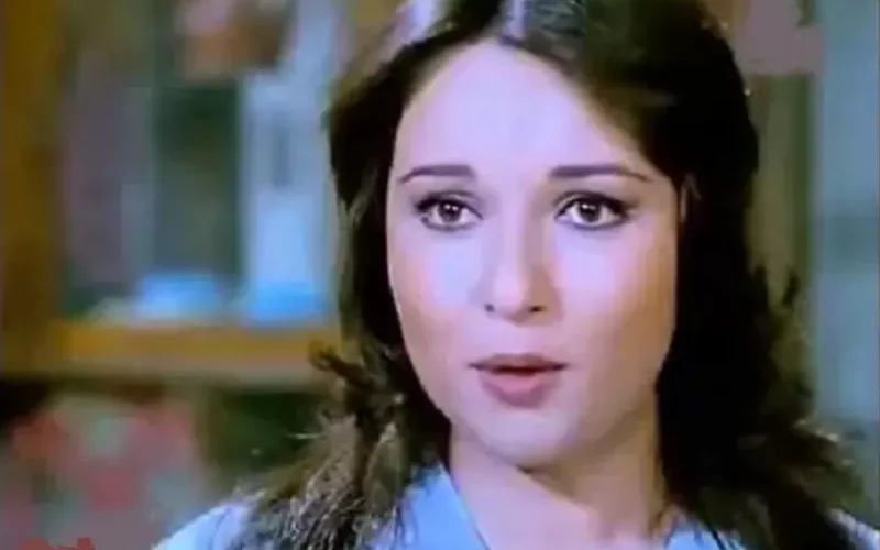 بعد 25 عاماً من اعتزالها .. لن تصدق كيف أصبح شكل الفنانة الجميلة نورا في أحدث ظهور مفاجئ لها – شاهد الصور