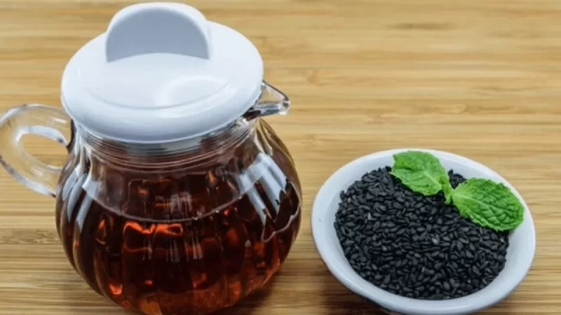 الاطباء يفجرون مفاجئة حول الفوائد الرهيبة لزيت الحبة السوداء على مرضى الكبد الدهني