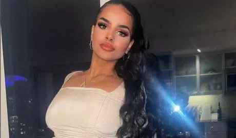 شاهد محترفة الشذوذ .. رهف القحطاني تشعل المملكة بسبب علاقة ساخنة مع صديقتها امام الكاميرات