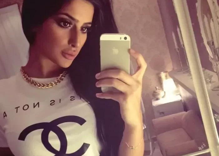 بعد ظهورها الجريء .. موقف غير متوقع من العائلة المالكة من الزوجة اليمنية الجديدة للوليد بن طلال