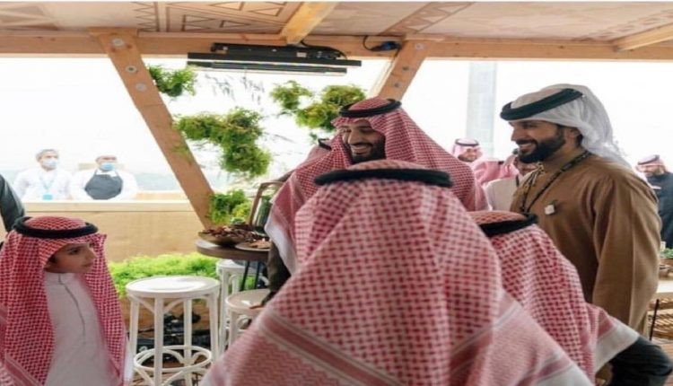 شاهد اول ظهور لولي العهد القادم للملكة العربية السعودية وهكذا تصرف ولي العهد الحالي محمد بن سلمان تجاهه