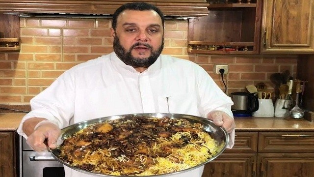 بالفيديو .. بعد اتهامه بتقديم وجبات فاسدة لكويتيين .. الشيف القصار يُدافع عن نفسه ويكشف تفاصيل ما حدث !