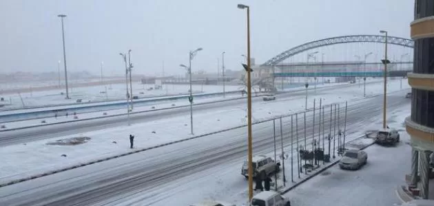 هذه المدينة السعودية وصلت الى اقل من درجة التجمد واصبح كل شيء فيها ابيض بسبب الثلوج