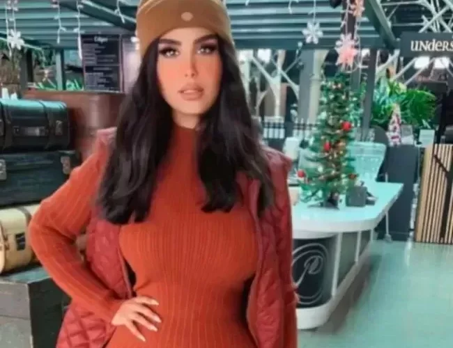 فيديو جريء لهند القحطاني يشعل السخط في السعودية بسبب ما فعلـته بخاتم الماس وعلبة كولا