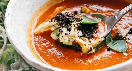 هذا هو افضل مشروب يمكن تناوله مع الأكل دون مخاطر او اضرار على صحتك