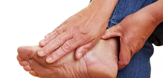 تخلص من الام الساقين عند الاستيقاظ من النوم بطرق سهلة تنهي معاناتك والامك