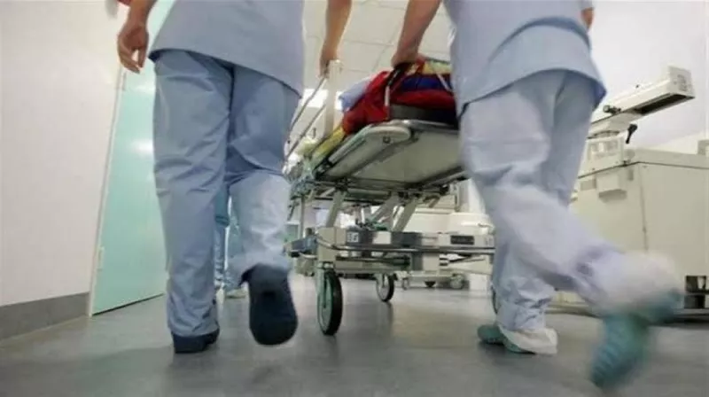 شاهد استخراج مفتاح سيارة من حلق أربعيني سعودي والصدمة في سبب ابتلاعه للمفتاح