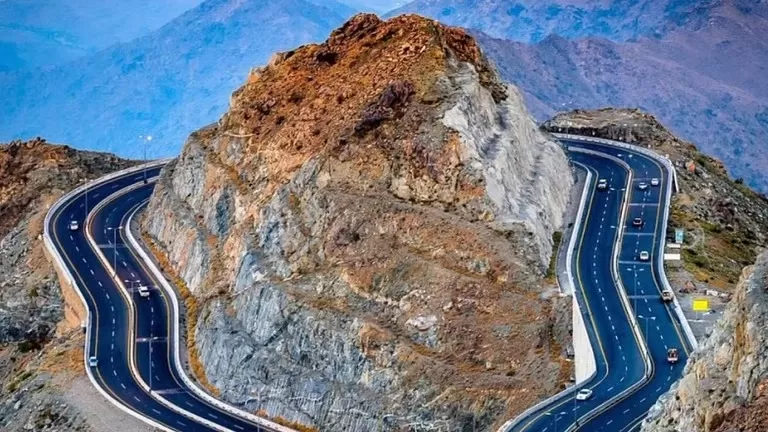 قوات الطرق السعودية تغلق طريق الهدا العالمي لهذا السبب