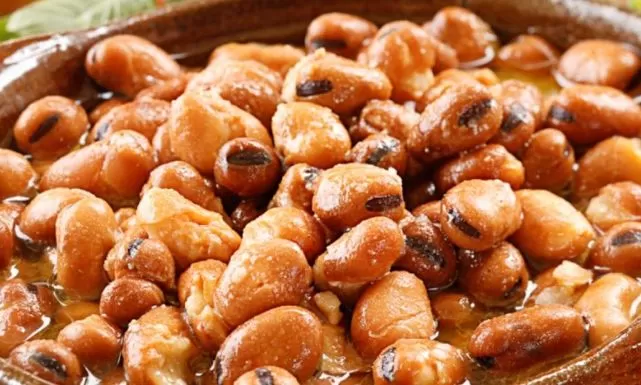 فول الغامدي الشهير .. تعرف على سر خلطته المميزة لعمله في المنزل بسهولة