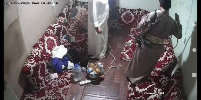 شاهد اللحظات الاولي من سحب المغدور به “الاغبري” الى داخل المحل قبل تنفيذ الجريمة