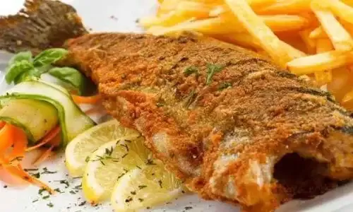 يؤدي إلى الموت.. احذروا هذا الخطأ الفادح الذي ترتكبونه عند أكل السمك