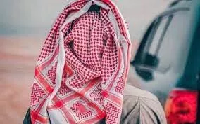 فيديو شاب سعودي يروي فيه تفاصيل استدراج شلة بنات له للوقوع في الرذيلة ثم اخذن منه اعز ما يملك