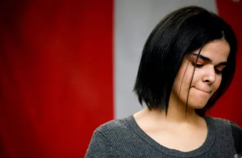 والد رهف القنون يصدم الجميع بما قاله عن ابنته ويكشف ما تفعله كل يوم والسبب الحقيقي لانحرافها ومتى ستعود للسعودية