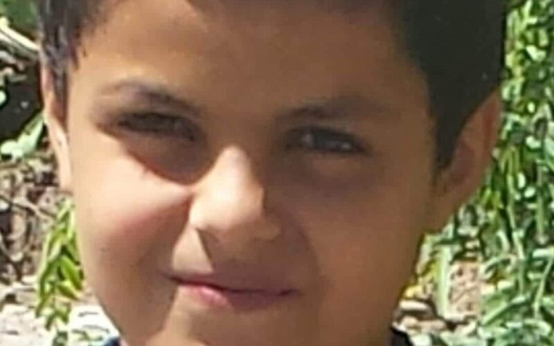 هكذا نفذ حكم الاعدام لـ القاتل أمام أعين الناس .. وبهذه العبارات ودعت أسرة الطفل عطران لحظاته الأخيرة