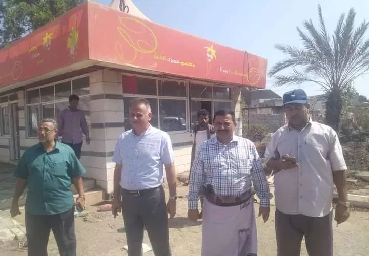 له ذكريات جميلة مع معظم اليمنيين .. شاهد اعادة افتتاح مطعم الحمراء في عدن