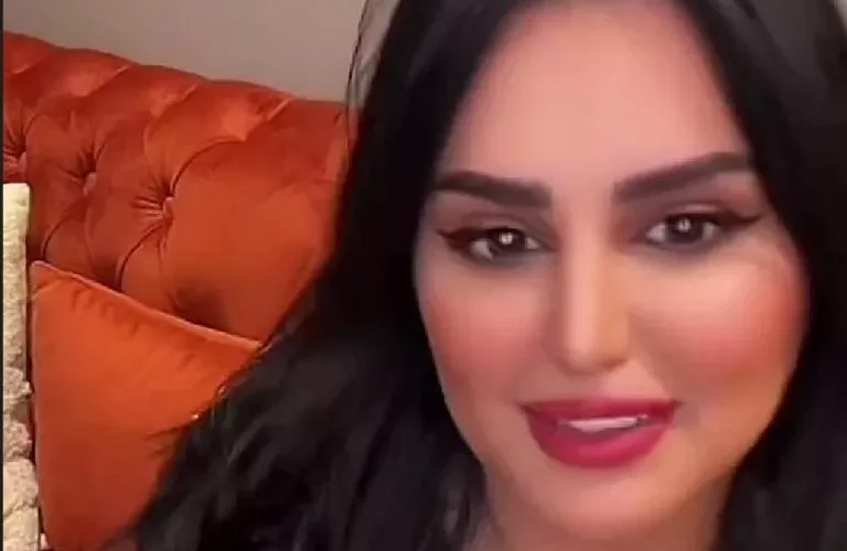 مشهورة سعودية تكشف كيف تقوم مؤثرات التواصل بخرفنة بعض الرجال للحصول على فيلل وسيارات