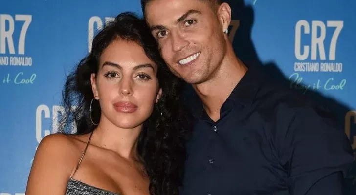 تسريب صورة حميمة لجورجينا ورونالدو في طائرته الخاصة