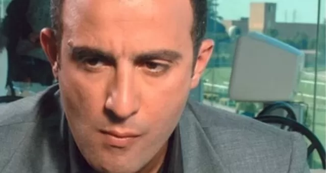 شاهد: احمد حلمي يتوسل احمد السقا عشان يحذف هذه الصورة من حسابه بسبب منى زكي والسقا يصدمه بهذا الرد