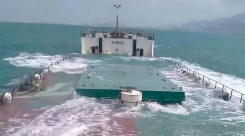 اتفاق لانتشال سفن غارقة في ميناء الاصطياد بعدن