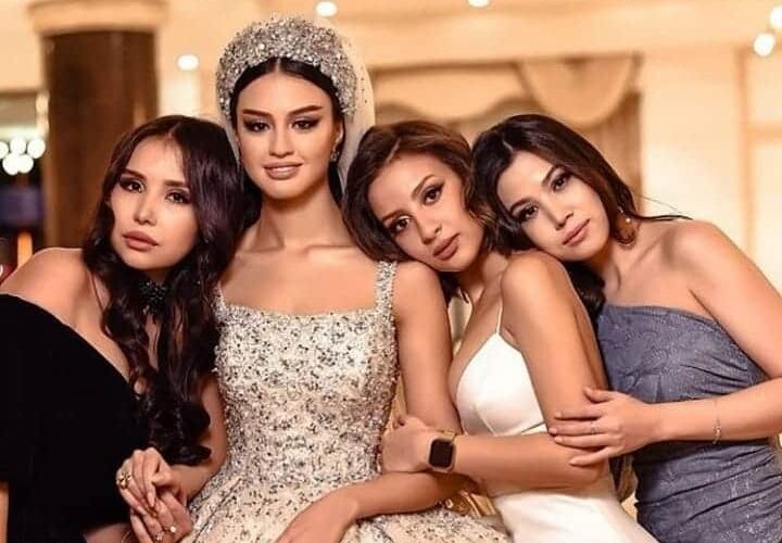 فتاة يمنية غادرت مع أخرى إلى تركيا واستقر بها المقام هناك لتصبح عارضة أزياء وتتزوج من فنان تركي .. صورة وتفاصيل