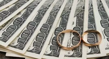 رجل سعودي دفع مبلغ ضخم من المال مهراً لابن عمه.. وبعد 5 ايام من الزواج حدثت المفاجأة!