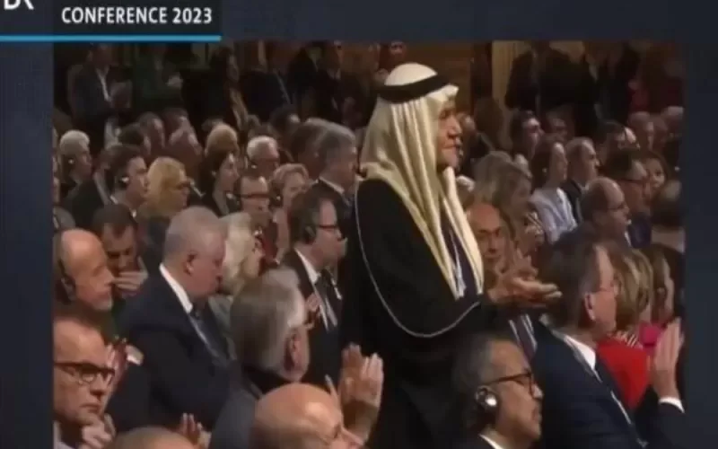 شاهد: الامير تركي الفيصل يوجه ضربة موجعة للرئيس الروسي .