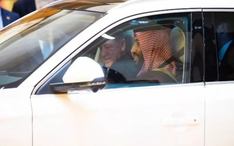 شاهد: الامير محمد بن سلمان في مشهد نادر مع اردوغان وهدية تركية فاخرة لخادم الحرمين الشريفين