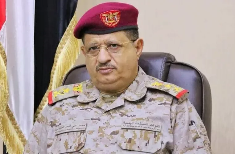 بعد إقالته من وزراة الدفاع .. ما هو المنصب الجديد للفريق محمد علي المقدشي؟