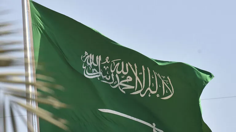 شاهد: فتيات سعوديات يتعرضن لحادث سيارة مروع بسبب سائق سكران؟
