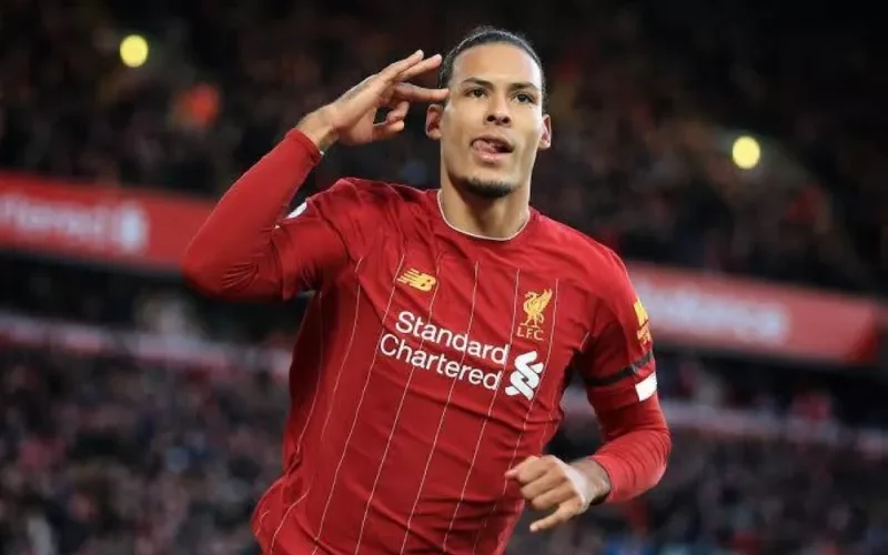 رسمياً: مدافع ليفربول فاندايك الى الاتحاد بهذا الرقم الخيالي