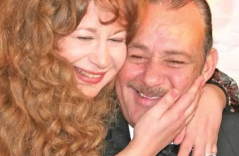 شاهد: سمية الألفي تغيظ ليلى علوي عن متعة فاروق الفيشاوي: لذيذ بس متعب