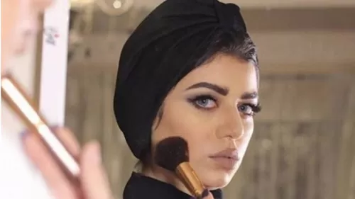 السعودية نجلاء تنهار بعد تسريب صور فاضحة من جوالها الخاص