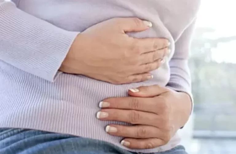 تخلص من غازات البطن والانتفاخ خلال دقائق بطريقة منزلية وطبيعية بسيطة.