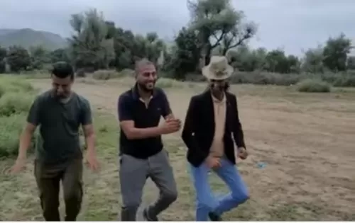 شاهد فيديو لمذيع شهير في قناة السعيدة يؤدي رقصه تهاميه بالريف اليمني بطريقه مذهله