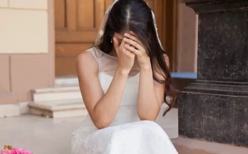 اكتشف في ليلة الدخلة ان عروسته ليست عذراء ففاجئها برد فعل غير متوقع لكن اهلها كشفو عن الحقيقة الصادمة