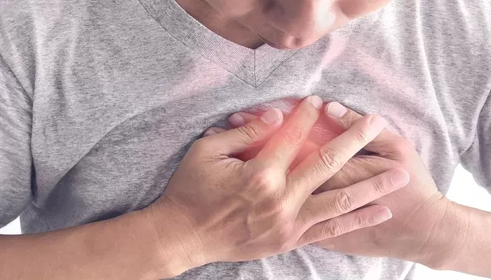 لهذا السبب نشعر بضيق الصدر عند الخوف او الحزن