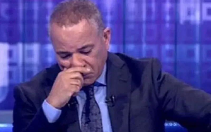 حرام عليكم … أحمد موسى يبكى على الهواء مباشرة والسبب صادم ولايخطر على بال!