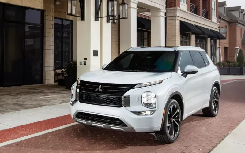 اسطورة سيارات العالمية سعر ومواصفات سيارة ميتسوبيشي أوتلاندر 2022 في المملكة العربية السعودية