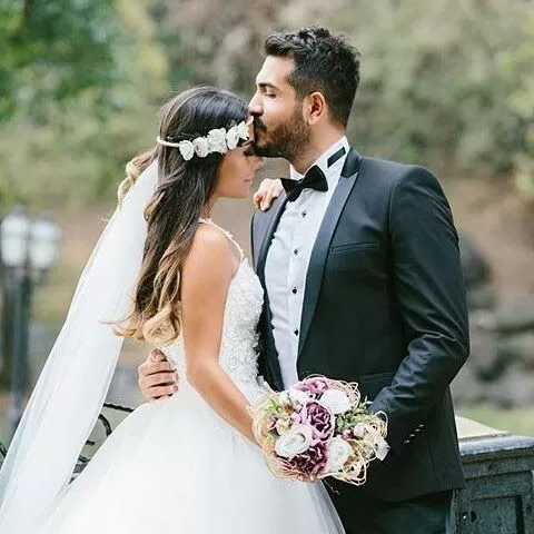عروسة حسناء تتزوج برجل يكـبرها بـ 24 عاماً.. وفـي ليلـة الدخلة كـانت المفاجأة المزلزلة والصـادمة والـذي تشيب لها شعر الرأس!