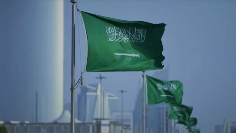 للمقيمين في السعودية رسمياً : تسهيلات جديدة لحاملي تأشيرات الزيارة تسمح لهم بالقيام بالأعمال التالية