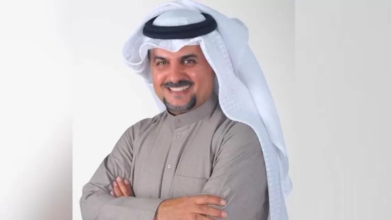شاهد ابنة الراحل مشاري البلام الصغرى تثير دهشة المتابعين في أحدث ظهور.. نسخة طبق الأصل عنه !!