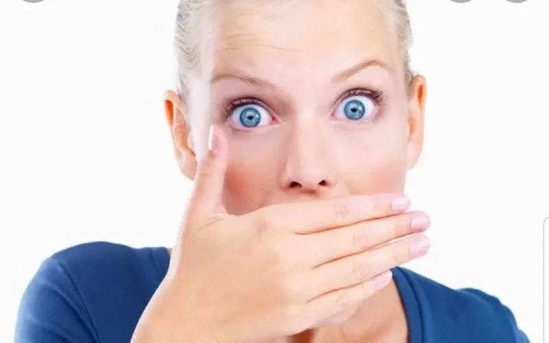 افضل واسهل خمس طرق للتخلص من رائحة الفم الكريهة