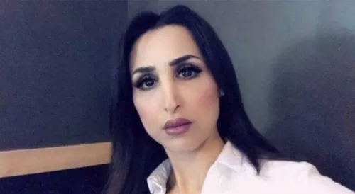 هند القحطاني تنشر فيديو مثير للغرائز لها مع بناتها وتتنافس معهن في منحنيات اجسامهن .. شاهد