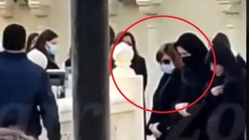 هل هي مسلمة ؟ شاهة فيديو لصلاة غريبة تقوم بها إلهام شاهين في مقطع مسرب بدون علمها