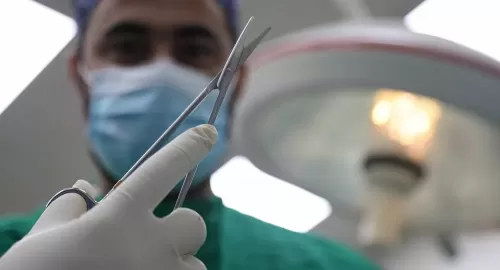 كيف تفرق بين الكيس الدهني والورم؟