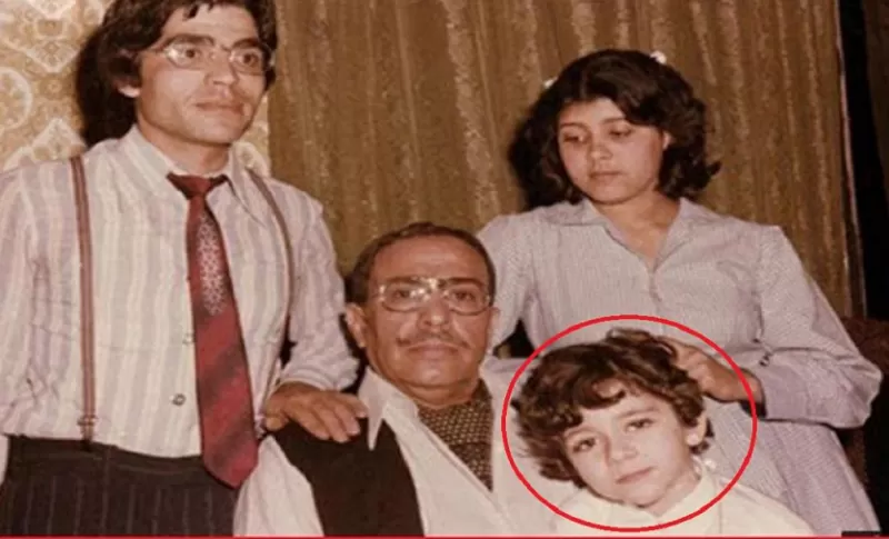 هل تذكرون طفل مسرحية « شاهد مشفش حاجة » .. لن تصدق كيف أصبح شكله اليوم بعد مرور 45عاماً والصدمة الكبرى في مهنتة الحالية ! (صورة)